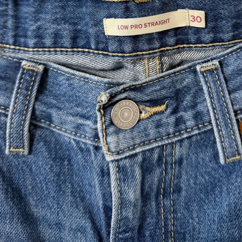 LEVI’S Low Pro Straight Distressed Ripped Jeans - Picture 4 of 8